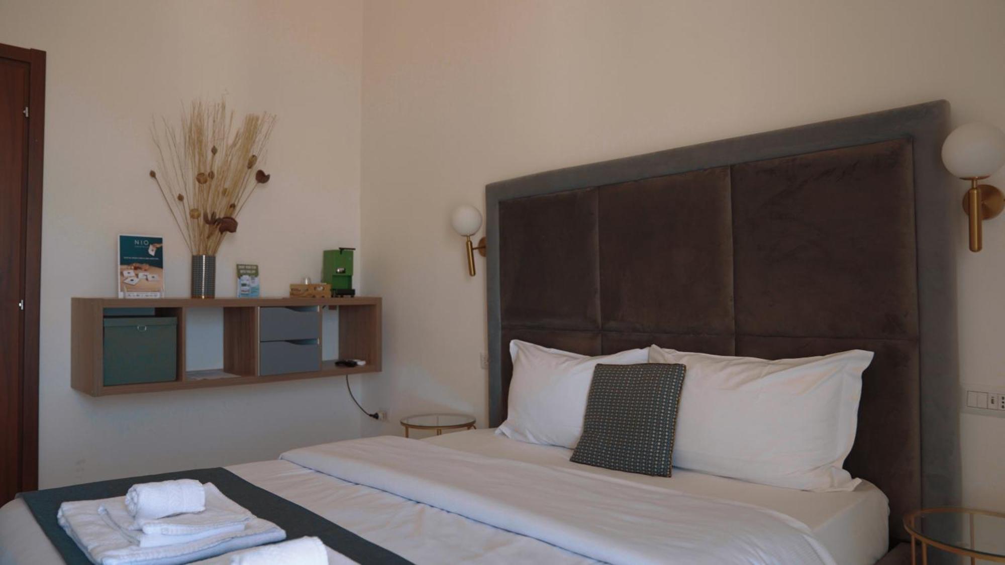 นาโร สวีท แอนด์ รูม Hotel บาโคลี ภายนอก รูปภาพ